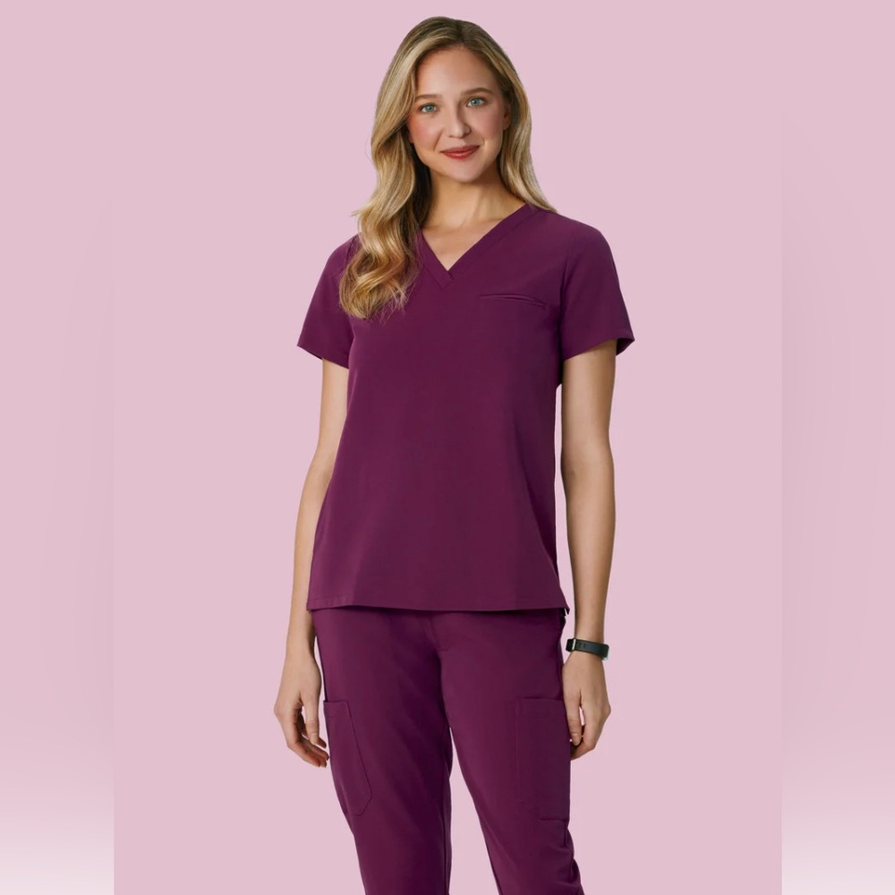 Mandala scrubs Xl plum colored